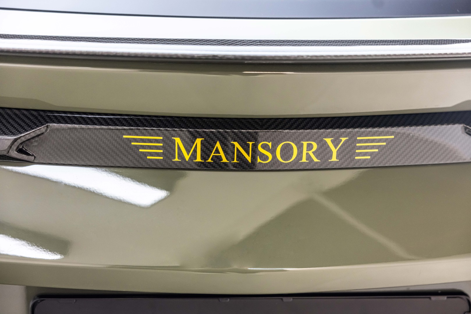 2021 LAMBORGHINI URUS BY MANSORY 
